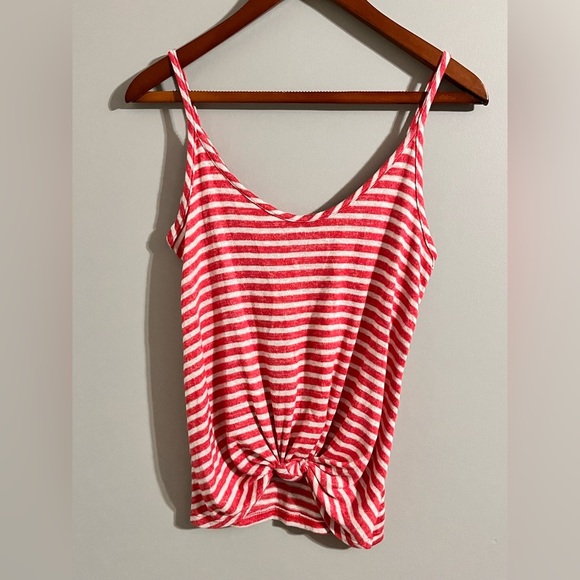SO Tops - SO spaghetti strap top with twist hem